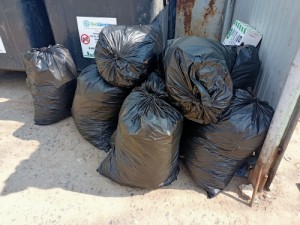 В микрорайоне № 7 прошел субботник