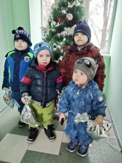 Первый округ  Радуем малышей округа