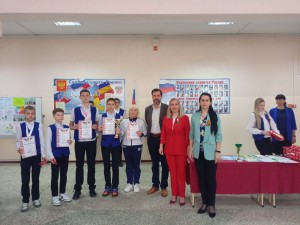 Школьная линейка с участием депутата Алексея Брежнева