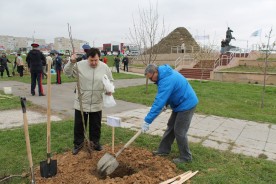 Депутаты городской Думы  приняли участие в Дне древонасаждений