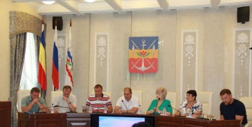 В центре внимания комиссии по социальному развитию - наши дети: их здоровье, поведение, достижения