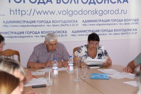 Что надо делать власти для упорядочения торговли - решали на заседании комиссии по экономическому развитию