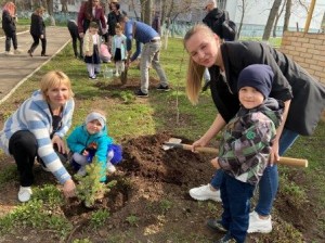 Округ 18. Высадка елей в память о дедах и прадедах
