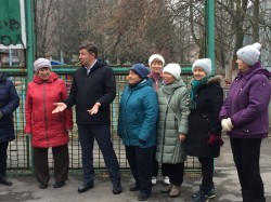 Округ 18. Встреча на спортивной площадке.