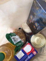 В округе №18 раздали продуктовые наборы одиноким пожилым гражданам
