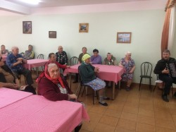 Праздник в доме пристарелых