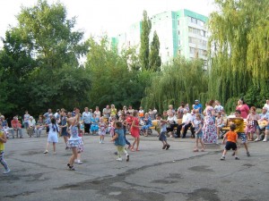 К сожаленью, день рожденья только раз в году…