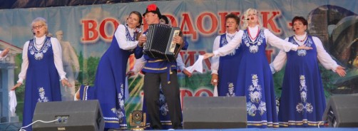 Гала-концерт «С Днем рождения, Волгодонск» стал итогом Фестиваля-конкурса среди жителей микрорайонов «Волгодонск – моя семья»