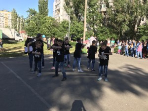 В микрорайоне "Звёздный", избирательного округа №15, состоялась праздничная программа посвящённая Дню защиты детей