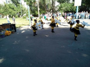 В микрорайоне "Звёздный", избирательного округа №15, состоялась праздничная программа посвящённая Дню защиты детей