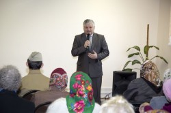 В микрорайонах чествуют ветеранов войны