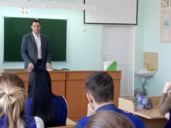 Урок парламентаризма провел Алексей Брежнев