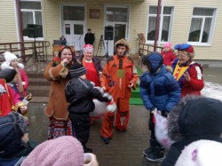 А в округ № 7 Масленица пришла, открывай ворота....