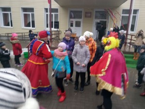 А в округ № 7 Масленица пришла, открывай ворота....