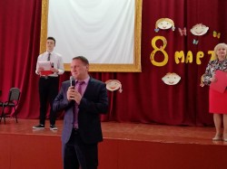 В самый светлый и нежный праздник – 8 марта…..