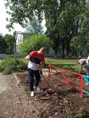 В Волгодонске в округе № 3 привели в порядок детскую площадку