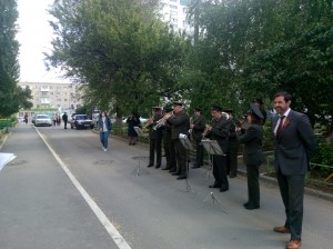 Парад у дома ветерана прошел в 7-ом округе