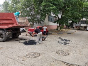 В 24 округе продолжаются работы по благоустройству. 