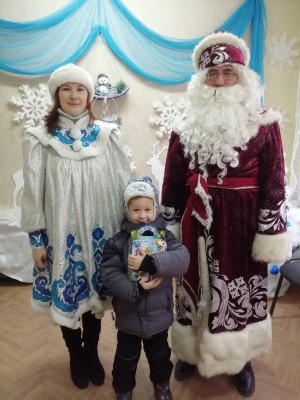 Вручение подарков детям в 10 избирательном округе