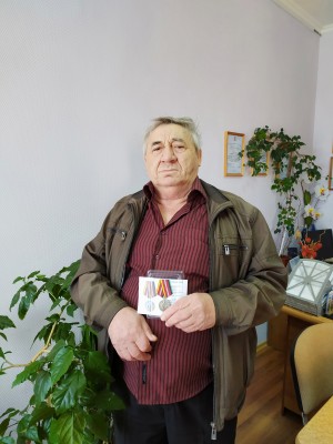 Депутат Алексей Бородин вручил государственные награды жителям округа - ликвидаторам аварии на ЧАЭС 