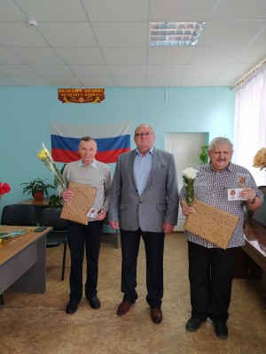 Депутат Алексей Бородин вручил государственные награды жителям округа - ликвидаторам аварии на ЧАЭС 