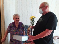 Алексей Владимирович Бородин поздравил ветерана войны с юбилеем