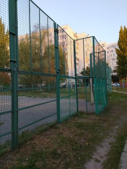 Округ №16: выполнен ремонт ограждения футбольной площадки