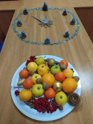В округе №16 приступили к выдаче новогодних подарков