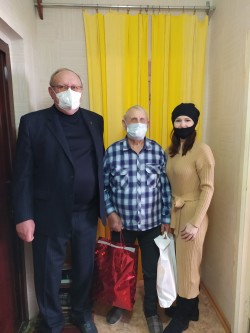 Депутат Алексей Владимирович Бородин поздравил с наступающим Новым годом участника Великой Отечественной войны