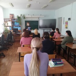 Беседы с жителями о необходимости вакцинации в 10 округе
