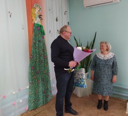 Округ №16: Юбилей отмечает признанный мастер по лоскутному шитью