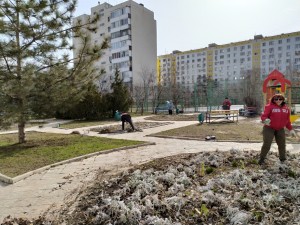 В округе №16 начались субботники