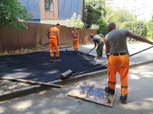 Благодаря депутату Волгодонской городской Думы Алексею Плотникову в 19 округе увеличилось число парковочных мест