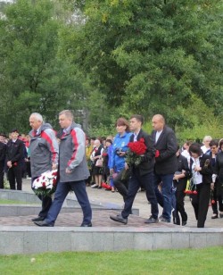 Участие депутата 11 округа в возложение цветов