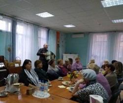 Любовью материнской мы согреты...