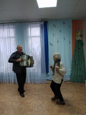 Любовью материнской мы согреты...