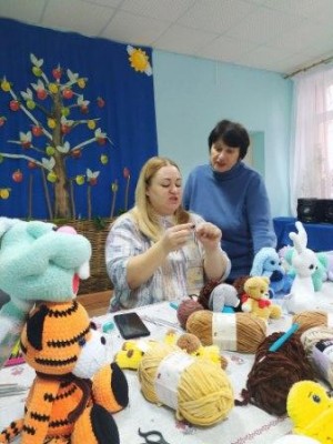 Округ №16: В последний осенний день в округе проведен мастер-класс по созданию Чебурашки