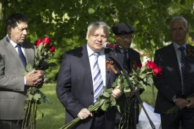 Петр Горчанюк принял участие в возложении цветов к мемориалам Великой Отечественной войны