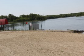 Депутаты проверили, можно ли беспрепятственно пройти горожанам к береговой полосе в зоне отдыха