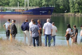 Депутаты проверили, можно ли беспрепятственно пройти горожанам к береговой полосе в зоне отдыха