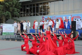 «Я люблю тебя, Россия!» Тысячи волгодонцев собрались вместе, чтобы отметить   главный государственный праздник