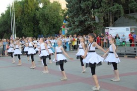 «Я люблю тебя, Россия!» Тысячи волгодонцев собрались вместе, чтобы отметить   главный государственный праздник
