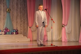 «Низко вам поклониться хотим, люди в белых халатах…». Профессиональный праздник отметили медицинские работники Волгодонска