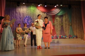 «Низко вам поклониться хотим, люди в белых халатах…». Профессиональный праздник отметили медицинские работники Волгодонска