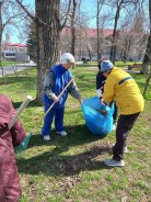 Субботники в округах: как депутаты вместе с жителями благоустраивают общественные пространства