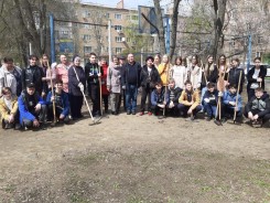 Субботники в округах: как депутаты вместе с жителями благоустраивают общественные пространства
