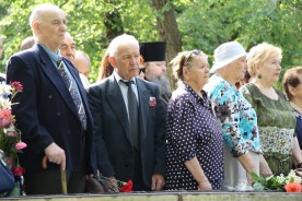 «Пламя ударило в небо. Ты помнишь, Родина?...»