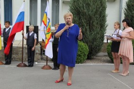 1 сентября в школах Волгодонска прозвучал первый звонок: за парты сели около 15 тысяч юных горожан