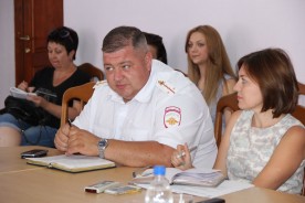Почему воспользоваться услугами такси иногда опасно для жизни? В причинах разбирались волгодонские депутаты