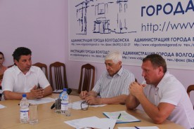Почему воспользоваться услугами такси иногда опасно для жизни? В причинах разбирались волгодонские депутаты